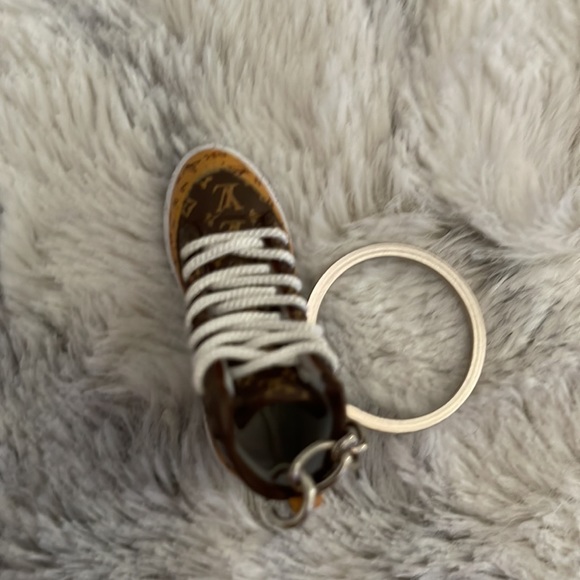 LV High top “Coffee” Keychain - Picture 6 of 9